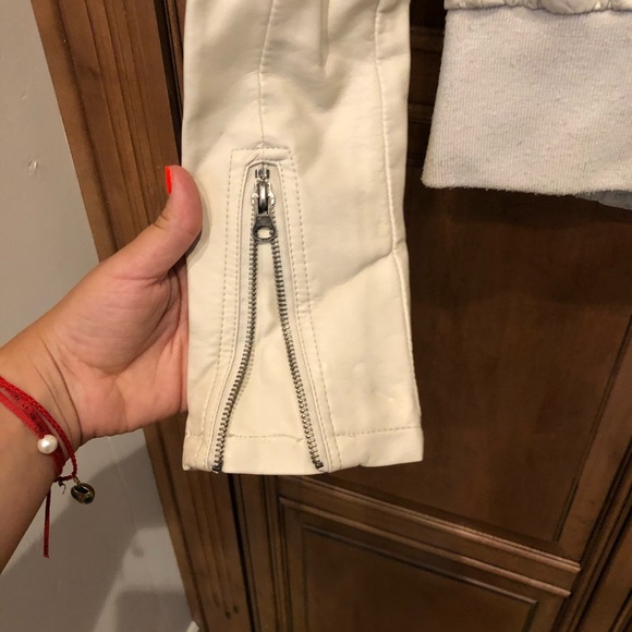 Tan leather jacket - Picture 6 of 7